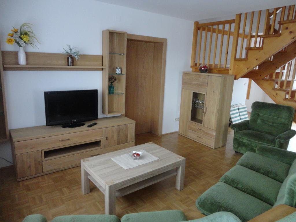 Panoramablickhotel - Lakeview Apartments Annenheim Rum bild