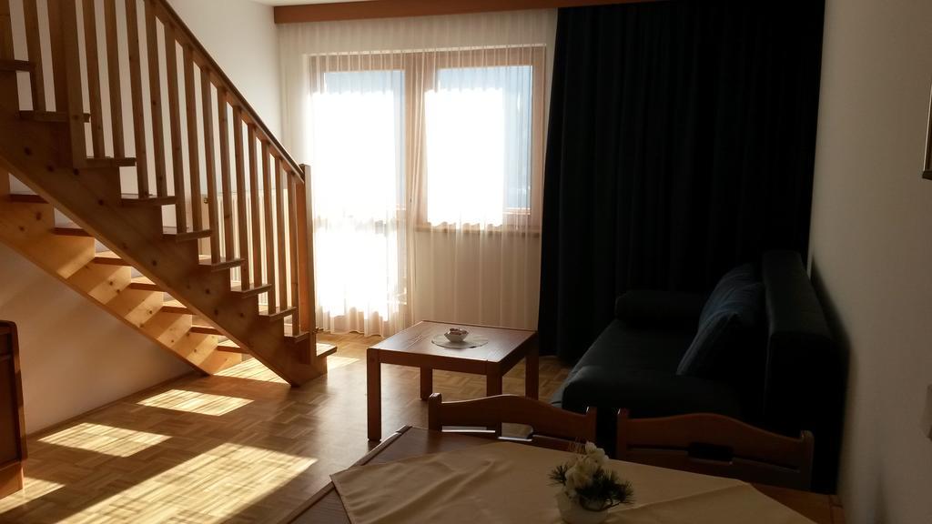 Panoramablickhotel - Lakeview Apartments Annenheim Rum bild