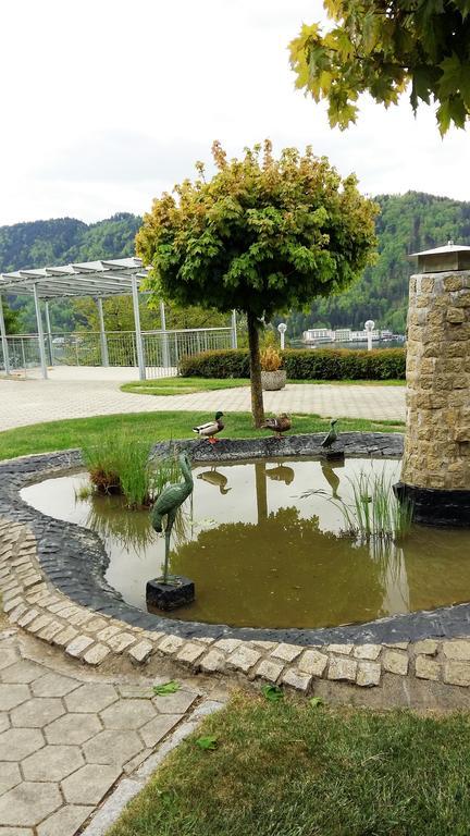 Panoramablickhotel - Lakeview Apartments Annenheim Exteriör bild