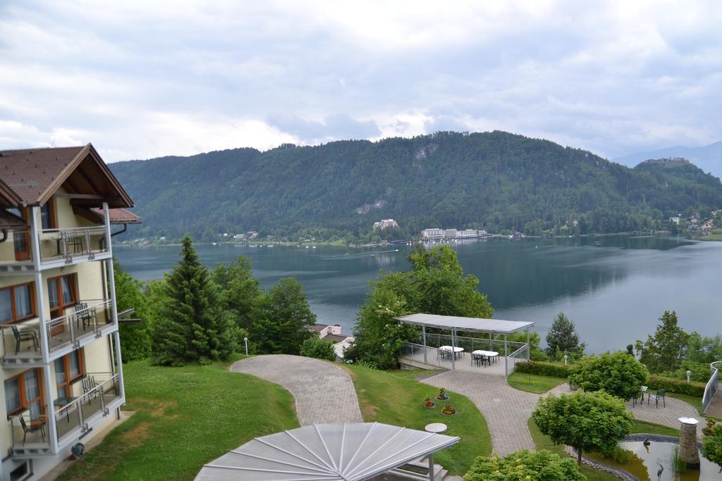 Panoramablickhotel - Lakeview Apartments Annenheim Exteriör bild